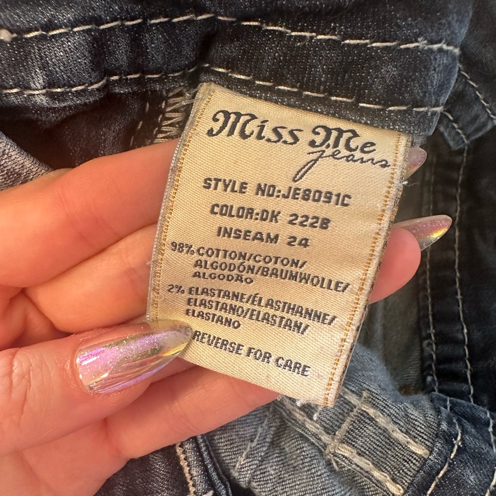 Miss Me Women's Cropped Jeans with Silver Embellishments - Picture 8 of 9